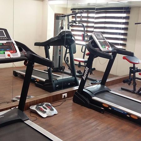 Pride Biznotel Vadodara Exterior photo